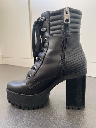 Botín tacón ancho negro talla 38