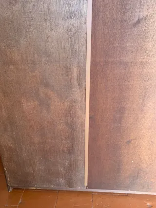 Armario de madera rústico