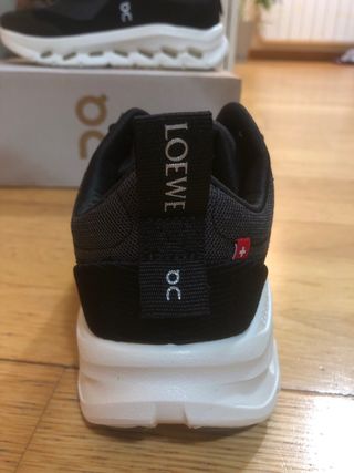 Zapatillas On Cloud Loewe Negras Blancas