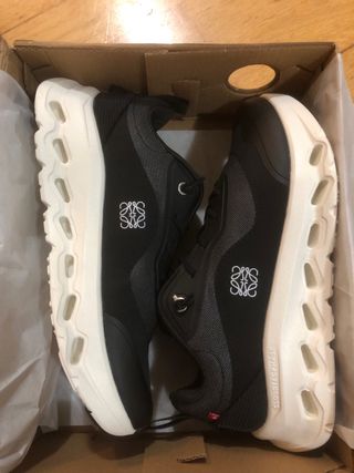 Zapatillas On Cloud Loewe Negras Blancas