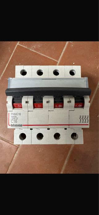 Interruttore magnetotermico BTDIN60 4P