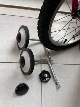 Bicicleta infantil azul y rosa