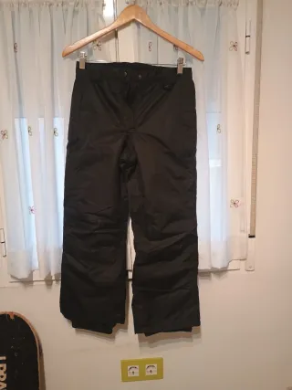 Abbigliamento da neve per bambini, taglie 6 e 10 anni