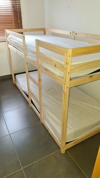 Literas de pino seminuevas