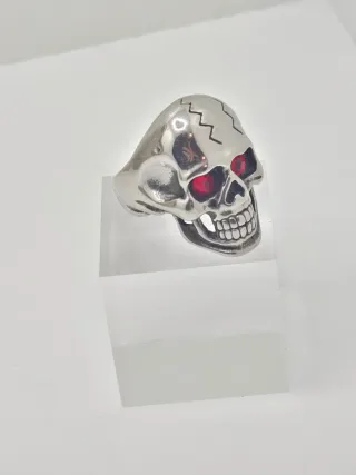 Anillo Calavera Ojos Rojos