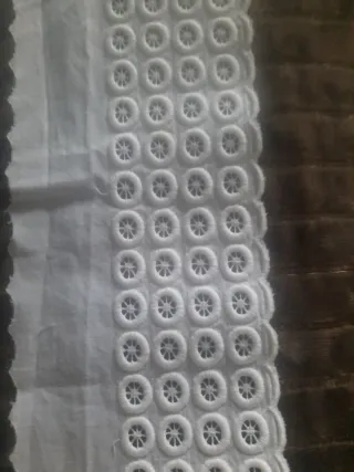 Tira bordada festón algodón blanca