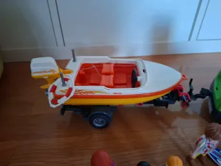 Conjunto Playmobil: Coche, Barco y Figuras