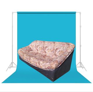 Sofá estampado multicolor y negro