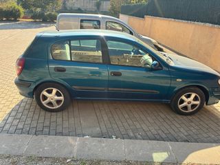 Nissan Almera 2000