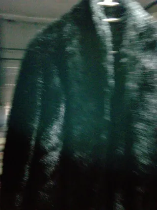 Chaquetón negro pelo