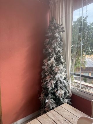 Árbol de Navidad nevado artificial