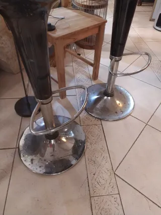 Par de taburetes elevables