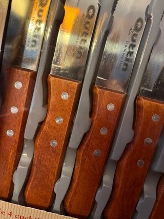 Juego 4 Cuchillos y 4 Tenedores Quttin