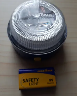 Baliza GoodYear Nueva Homologada. No geolocalizada