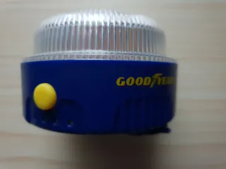 Baliza GoodYear Nueva Homologada. No geolocalizada