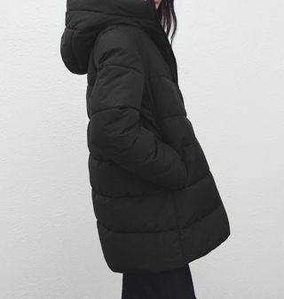 Anorak acolchado capucha MANGO negro