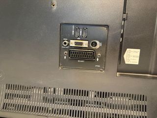 Televisor Panasonic TX-32C300E de 32 pulgadas.