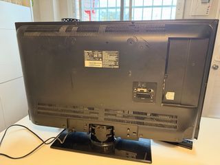 Televisor Panasonic TX-32C300E de 32 pulgadas.