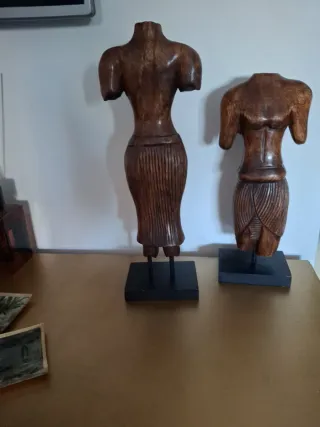 Estatuas de madera decorativas