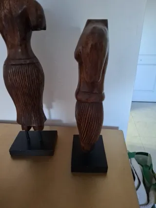 Estatuas de madera decorativas