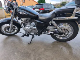 Suzuki Marauder 250cc Negra