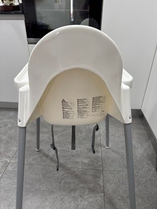 2 tronas Ikea bebé con bandeja