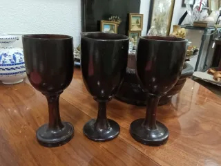Cuenco y 3 copas de madera