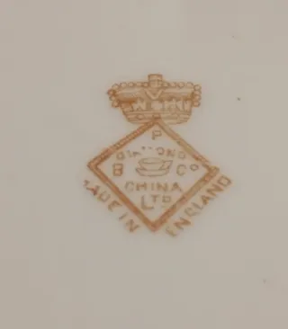 RARO PLATO DE PORCELANA,ANTIGUO DE 1913-24,DIAMOND