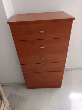 Sinfonier de madera marrón