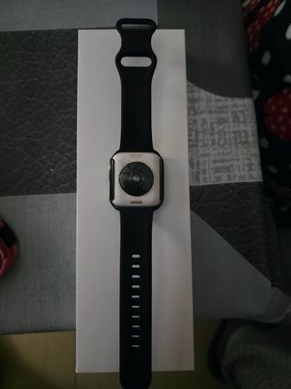 Apple Watch SE 40mm Negro con Bisel Brillante