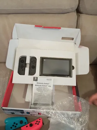 Nintendo Switch neon Usata Blu/Rosa