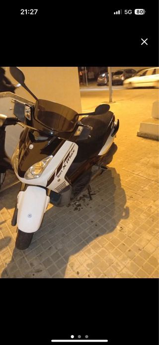 Moto Yamaha XMAX 125
