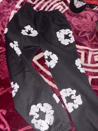 Pantalón negro denim