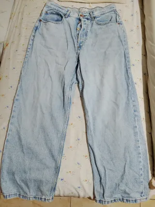 Pantalones vaqueros anchos azul claro