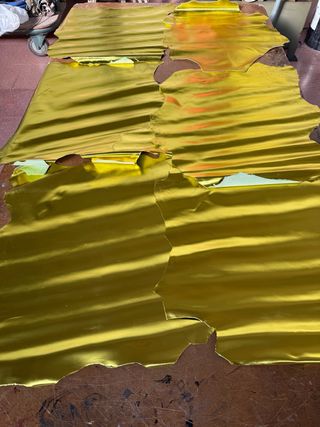 Piel de mestizo laminado amarillo