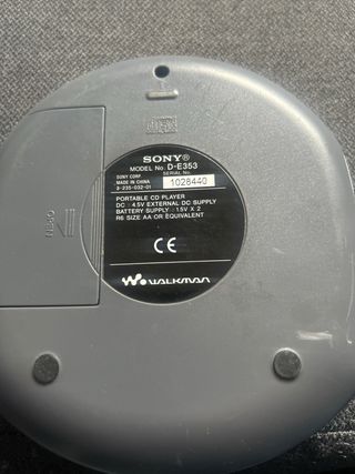 Reproductor CD Sony Walkman Plata