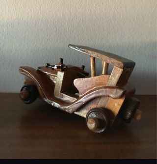 Coches y Moto de Madera Artesanal