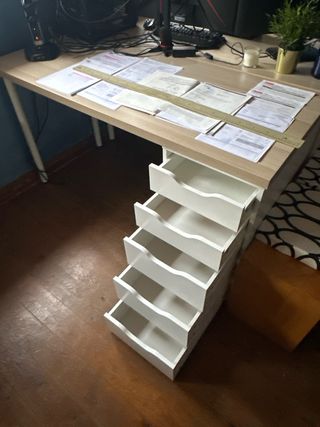 Mesa escritorio Ikea con cajonera blanca