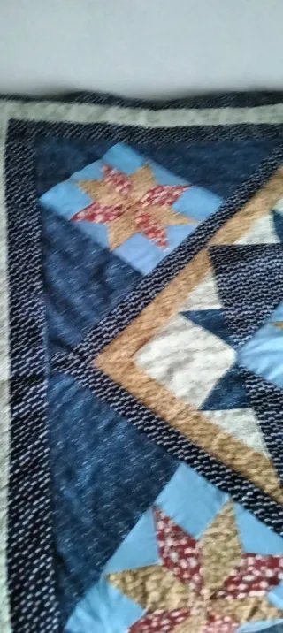 Colcha patchwork estrellas azul y beige