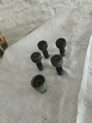 4 Bulloni Antifurto Mini Cooper / BMW