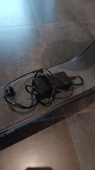 Patinete Eléctrico Negro con Casco