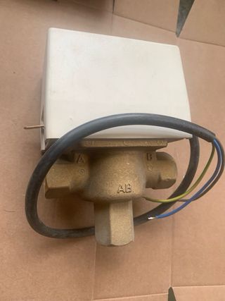 Válvula 3 vías 220V nueva