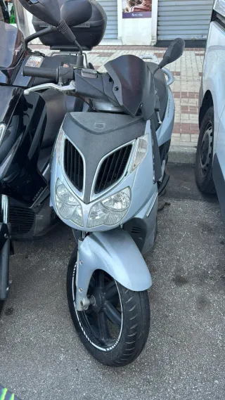 Moto 125cc Scooter Plata
