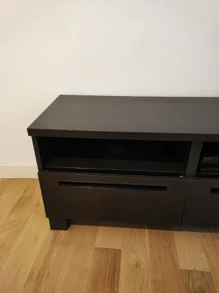 Mueble TV madera oscuro