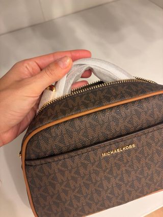 Bolso Michael Kors Marrón y Dorado.