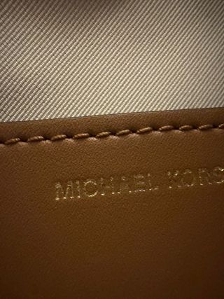 Bolso Michael Kors Marrón y Dorado.