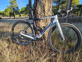 Bicicleta Gravel Full a carbón