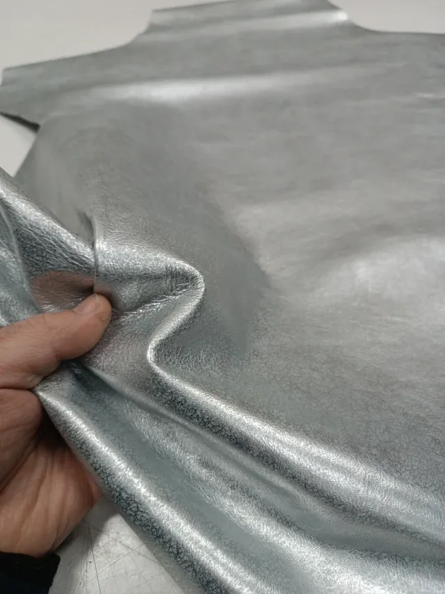 Piel laminada plata