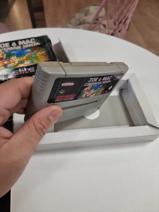 Joe & Mac Super Nintendo PAL Version