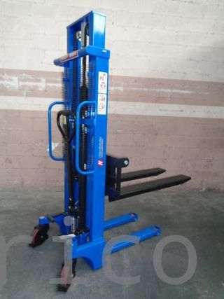 Apilador Manual 1000 Kg - 2500 mm - 16001